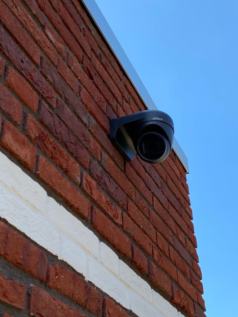 Dahua Starlight 4MP IP Camera Zwart Antraciet incl. ophangbeugel