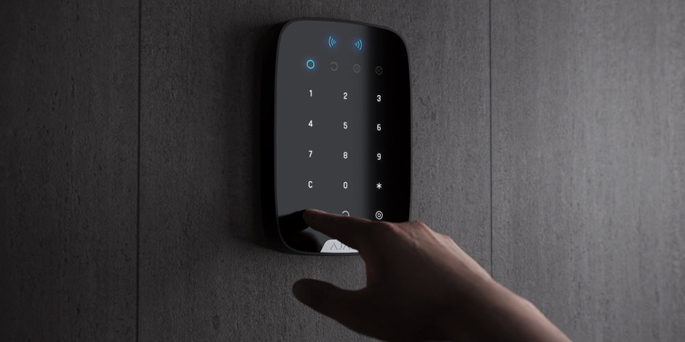 Ajax KeyPad Plus Codebedienpaneel met RFID - Zwart