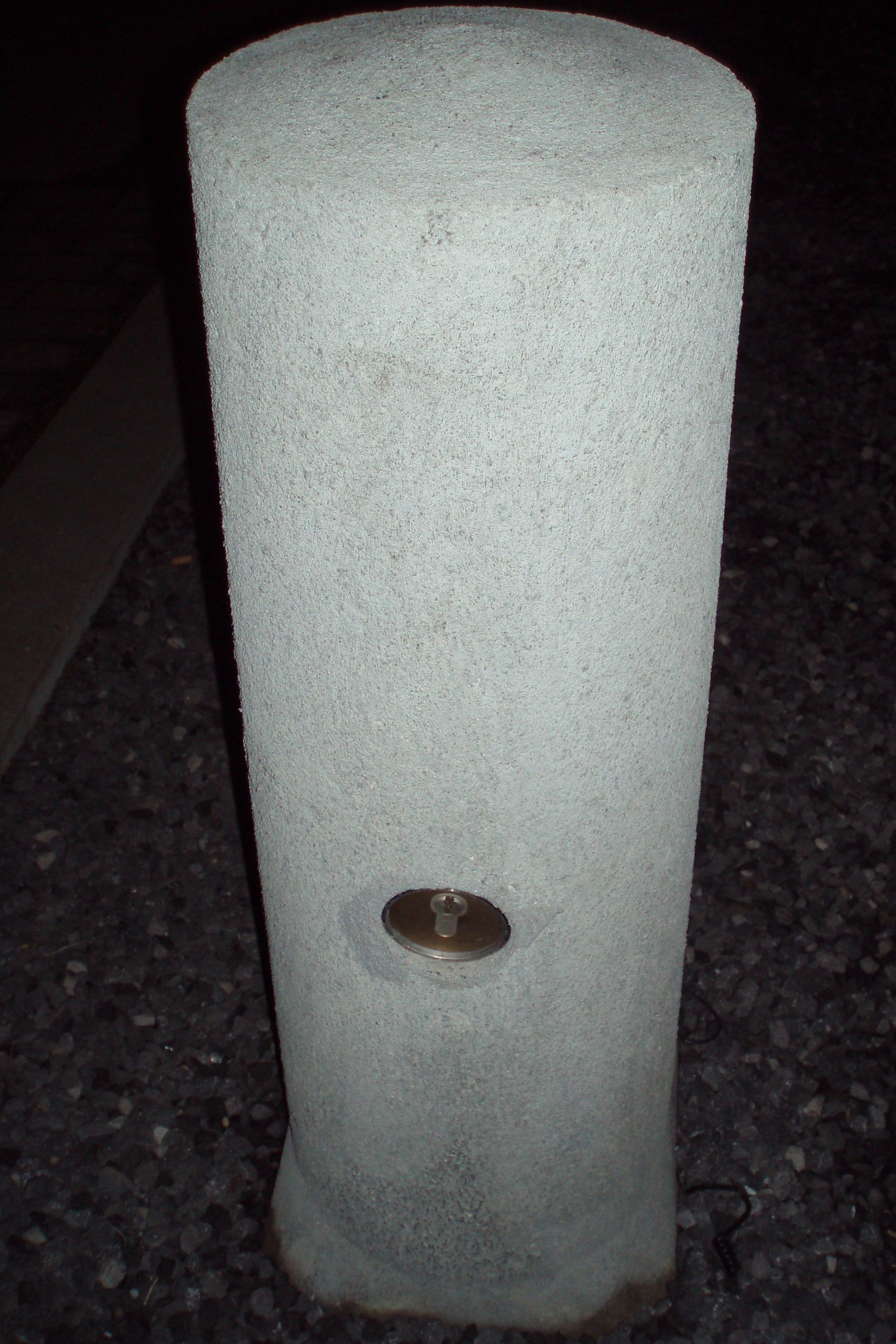 RVS Sleutelbuis Brandweerbuis 60mm IN BETONNEN PAAL